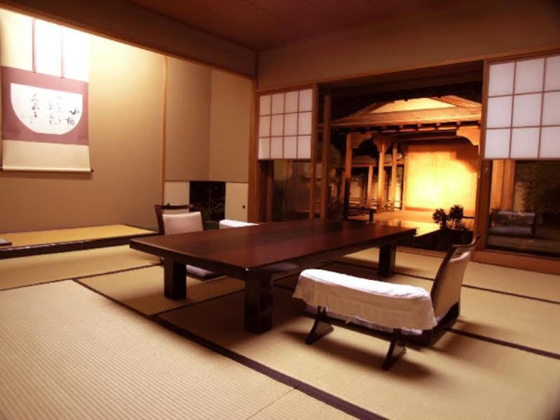 ホテル あたみ石亭 別邸 桜岡茶寮 熱海市 エクステリア 写真